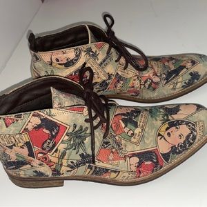 Men’s Steve Madden Ascard comic strip boots 8 OUT OF STOCK!!
